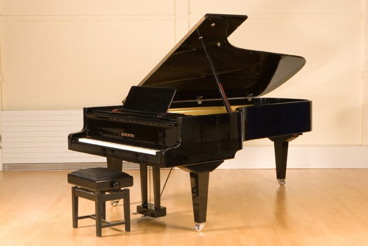 Piano Tuition with Hertfordshire Music Service