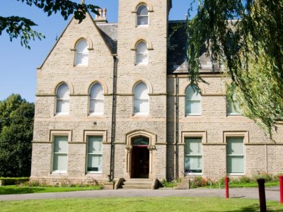 India's Gateway: Gujarat, Mumbai and Britain