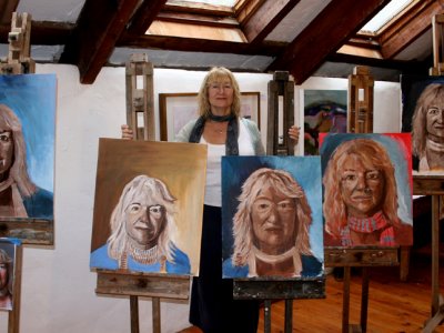 Painting portraits in acrylics with Mic Chambers 7-9 Sept