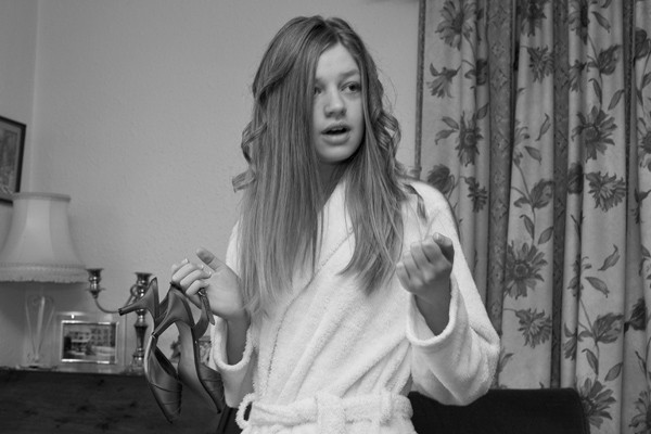 Bridesmaid with shoes/Wedding